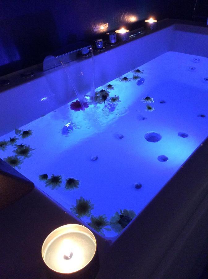 Me And Mrs Jones Suite Jacuzzi Hypercentre Montpellier Ngoại thất bức ảnh